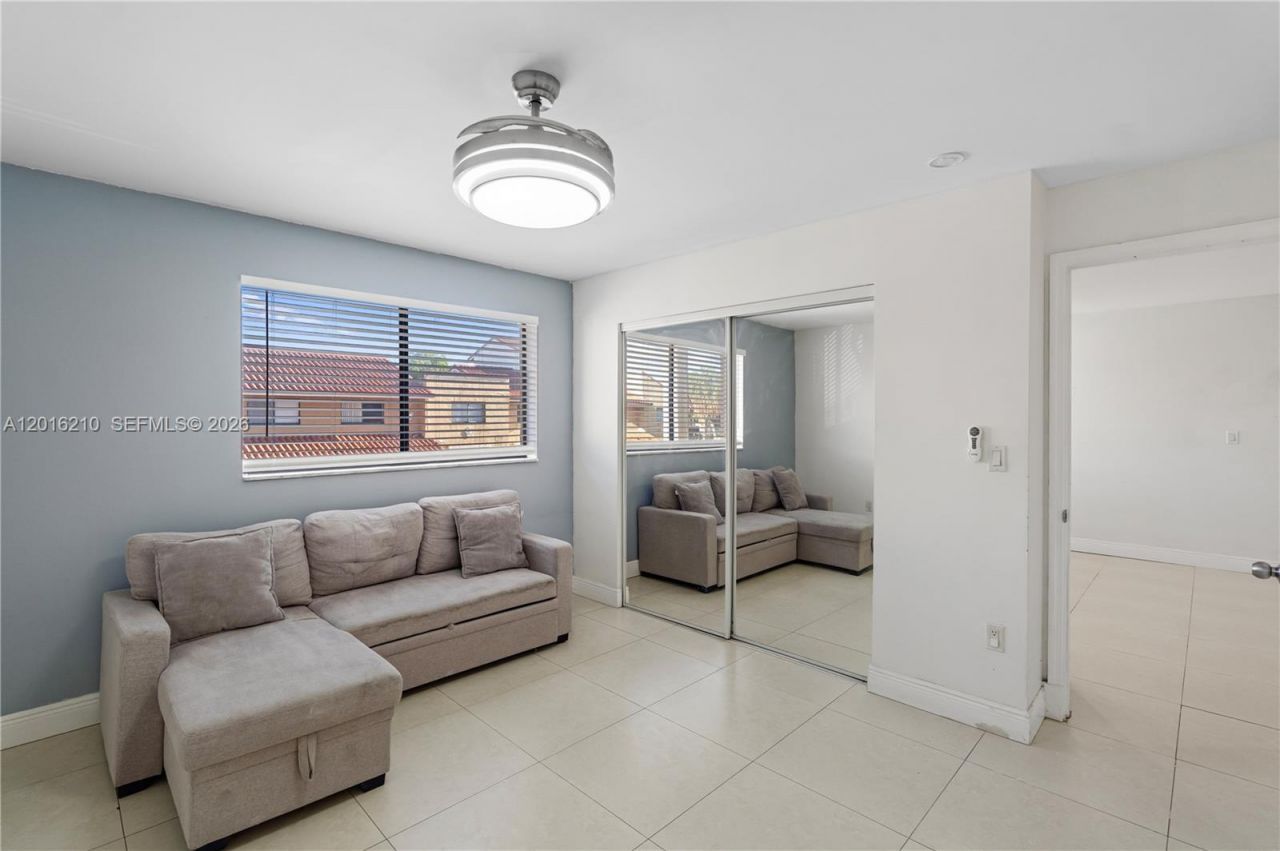 2735 W 60th Pl , Unit 204, Hialeah, FL 33016 Photo