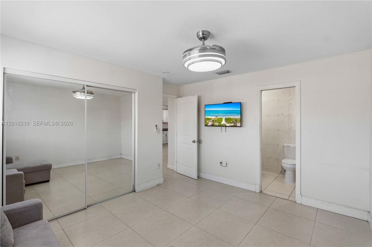 2735 W 60th Pl , Unit 204, Hialeah, FL 33016 Photo