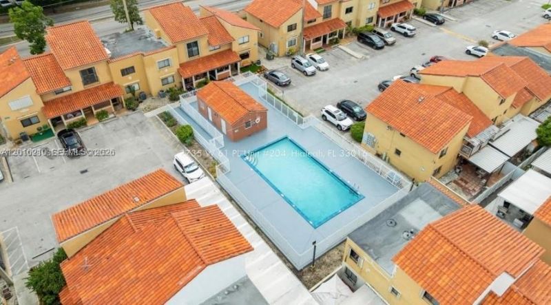 2735 W 60th Pl , Unit 204, Hialeah, FL 33016 Photo