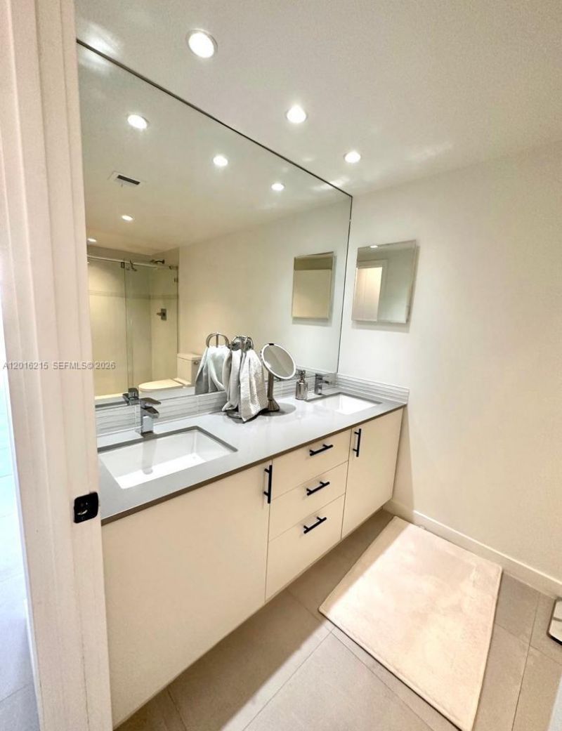 1800 NE 114th St , Unit 2305, Miami, FL 33181 Photo