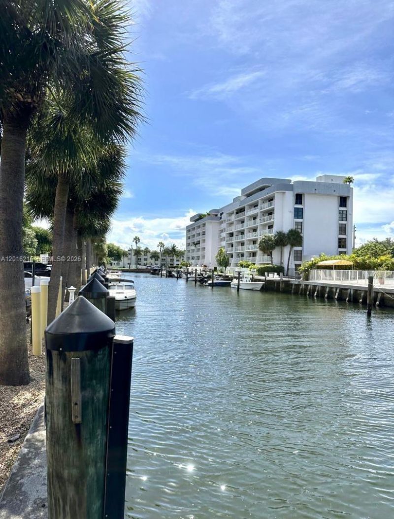 1800 NE 114th St , Unit 2305, Miami, FL 33181 Photo