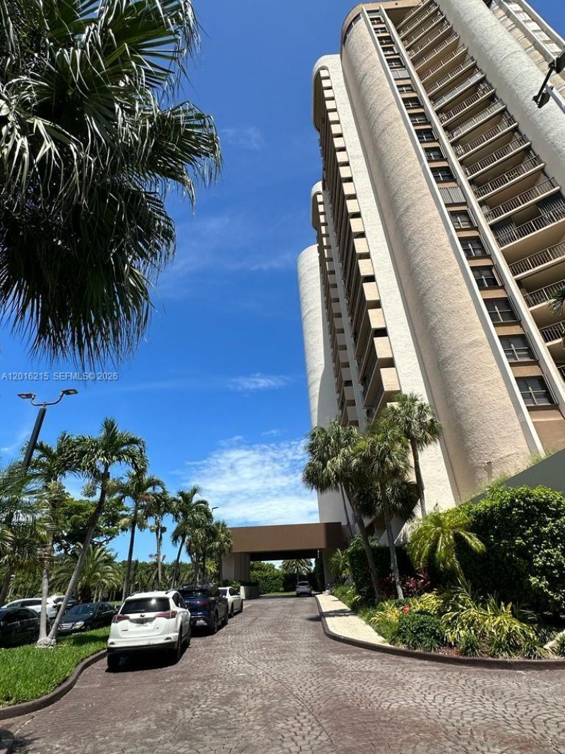 1800 NE 114th St , Unit 2305, Miami, FL 33181 Photo