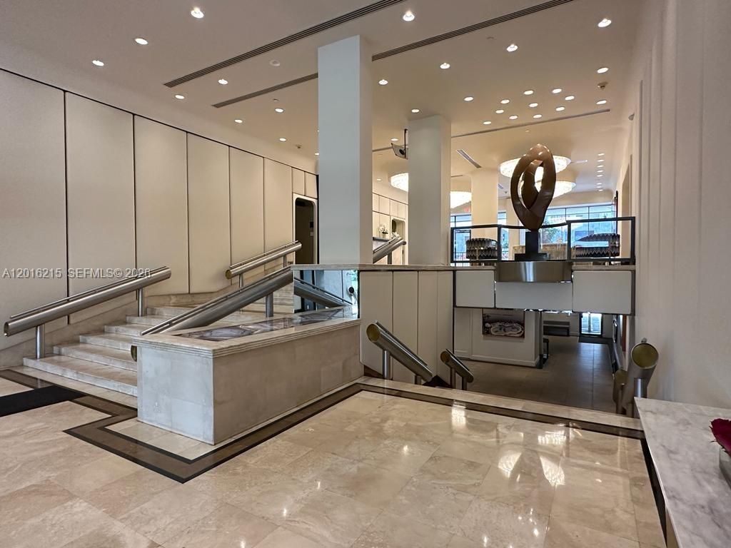 1800 NE 114th St , Unit 2305, Miami, FL 33181 Photo