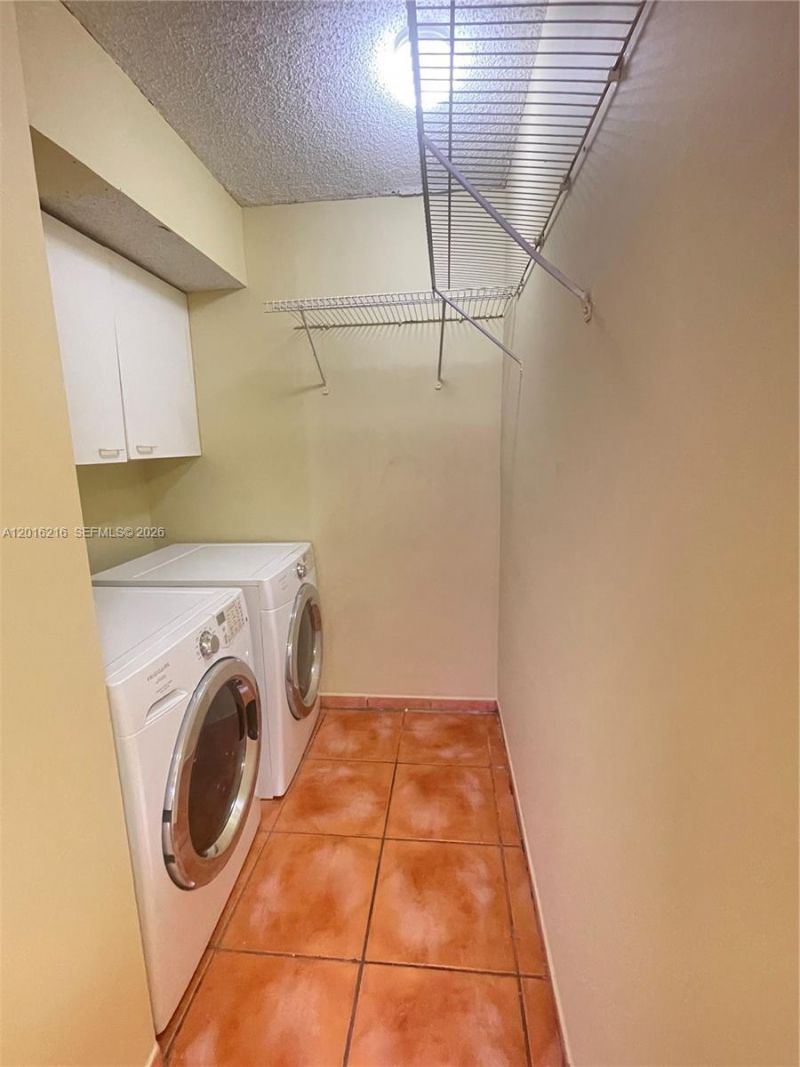 6255 Kendale Lakes Cir , Unit 116, Miami, FL 33183 Photo