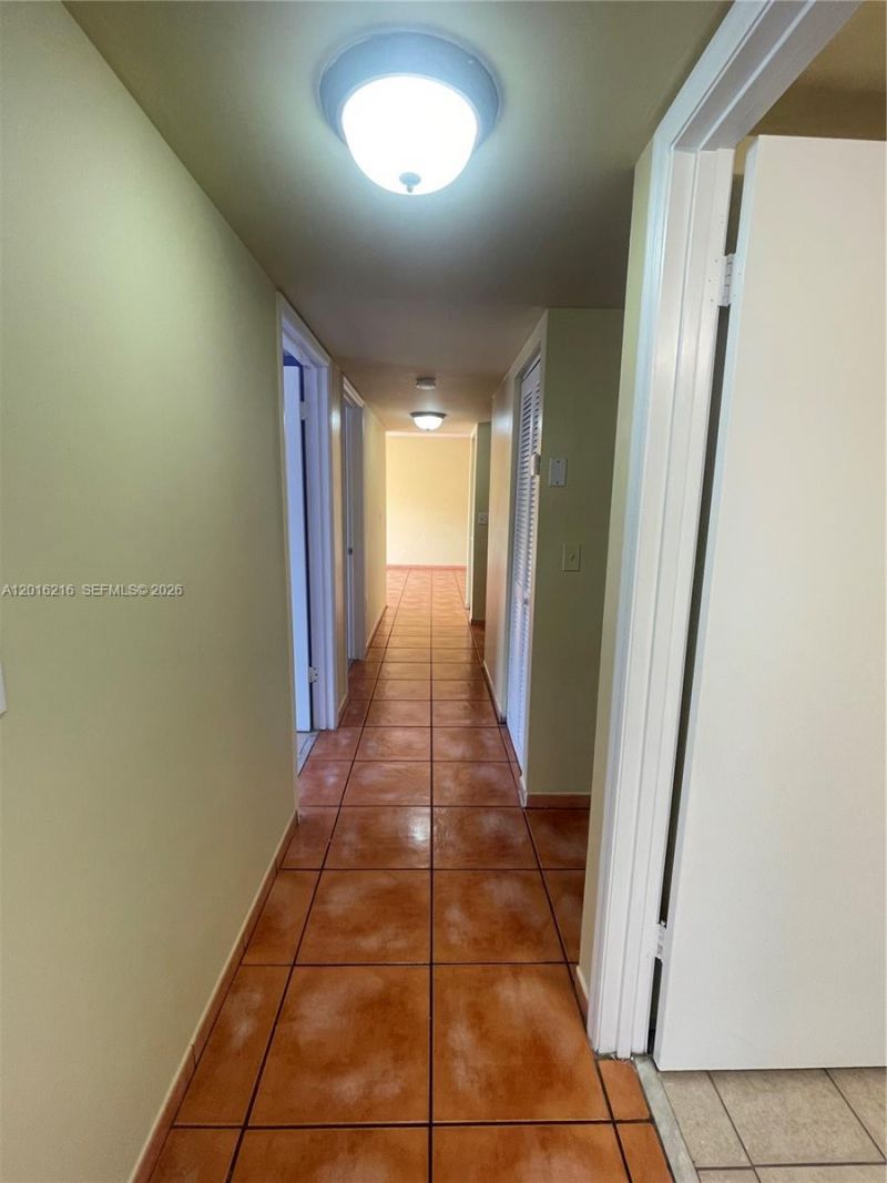 6255 Kendale Lakes Cir , Unit 116, Miami, FL 33183 Photo