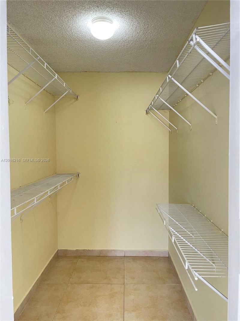 6255 Kendale Lakes Cir , Unit 116, Miami, FL 33183 Photo