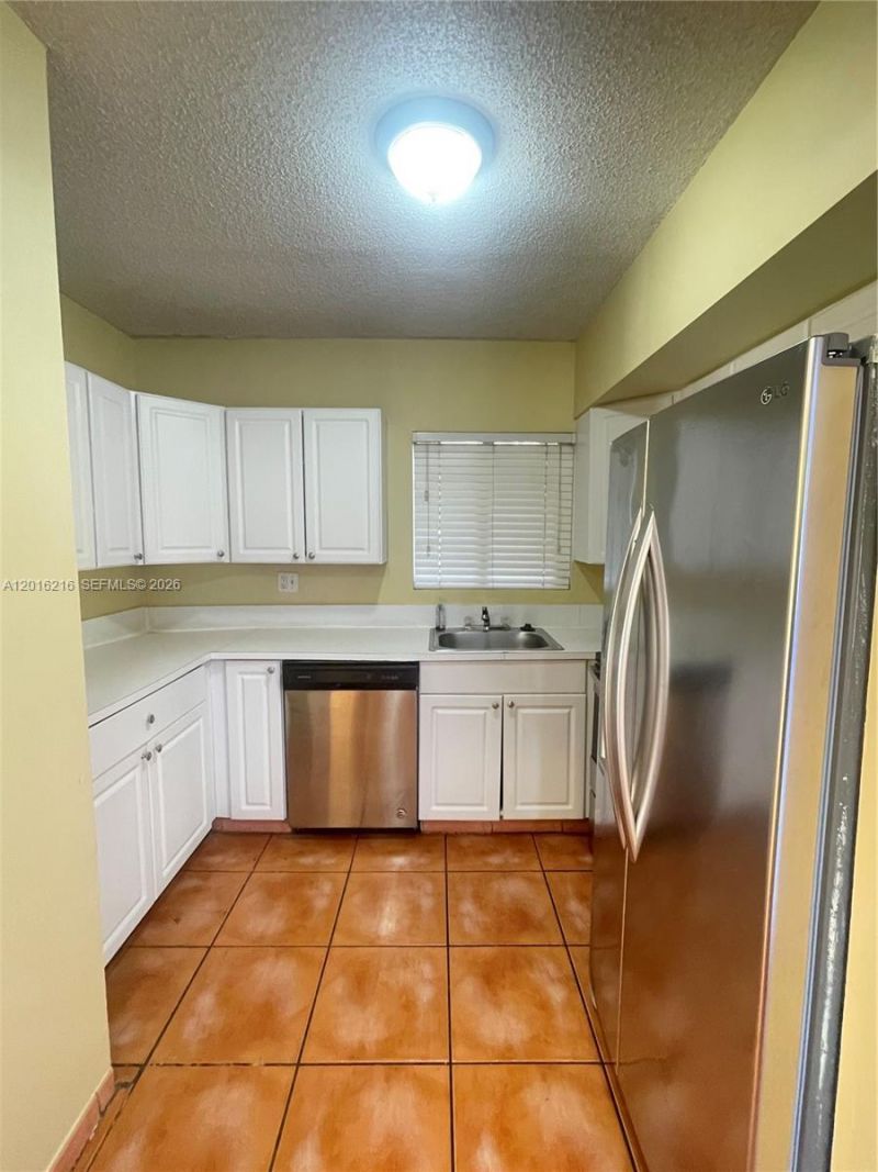 6255 Kendale Lakes Cir , Unit 116, Miami, FL 33183 Photo