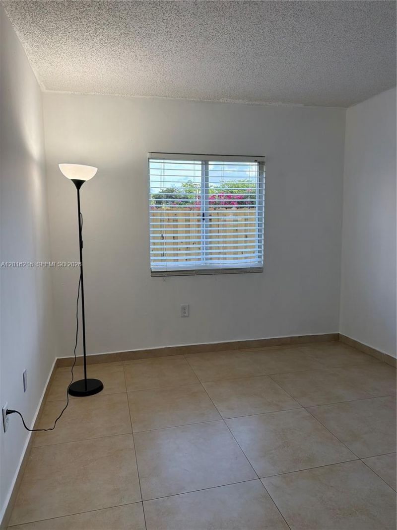 6255 Kendale Lakes Cir, Unit 116, Miami, FL 33183 Photo