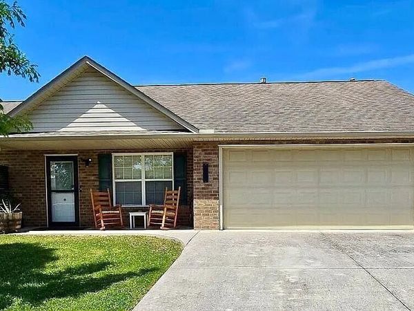 6729 Casa Bella Drive, Knoxville, TN 37918