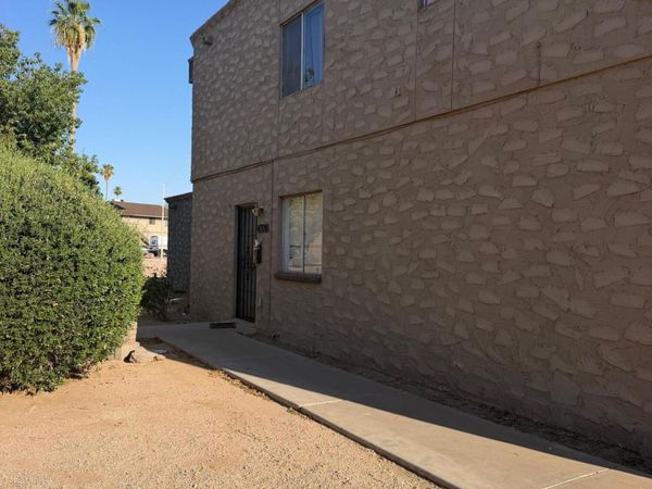 4709 E BELLEVIEW Street, Phoenix, AZ 85008