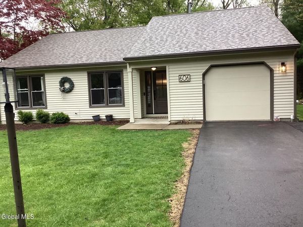 606 Top Ridge Drive, Albany, NY 12203