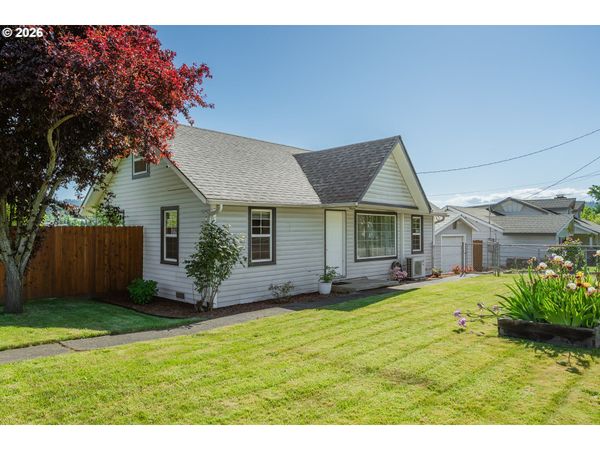 2205 LANDERS AVE, Roseburg, OR 97471
