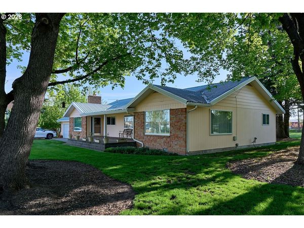 502 N LAKE ST, Joseph, OR 97846