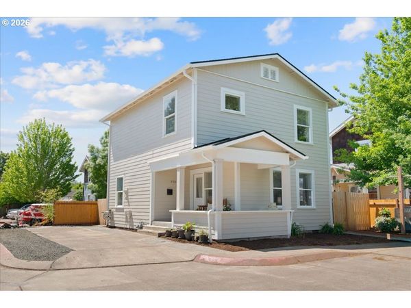 550 SW B AVE, Corvallis, OR 97333