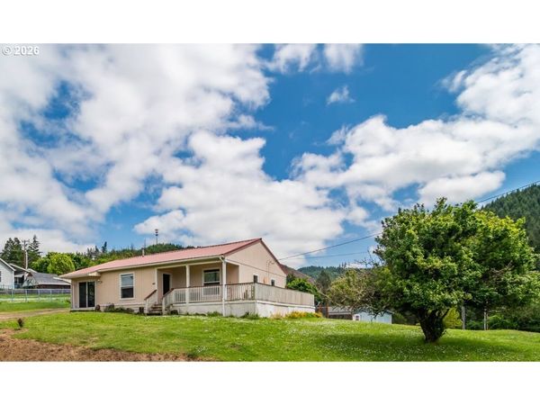 108 SE APPLE ST, Oakland, OR 97462
