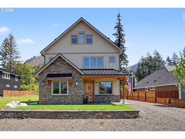 285 S DETROIT S RD, Detroit, OR 97342