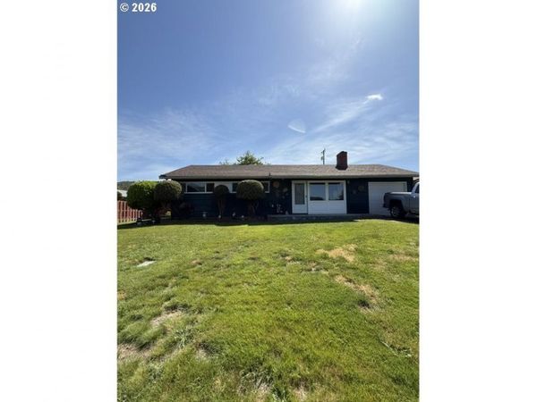 247 OAK ST, Riddle, OR 97469