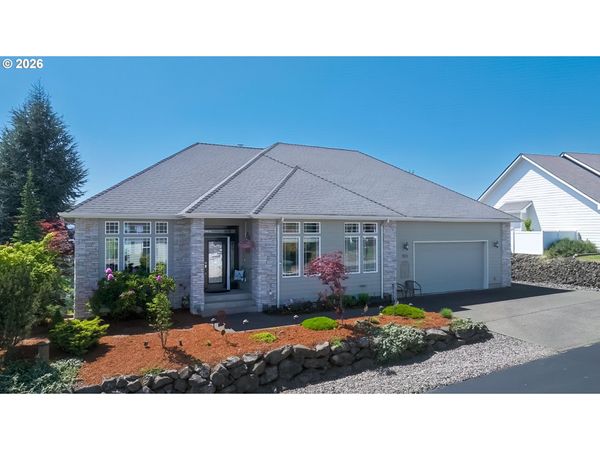 920 NE GRANITE RIDGE ST, Roseburg, OR 97470