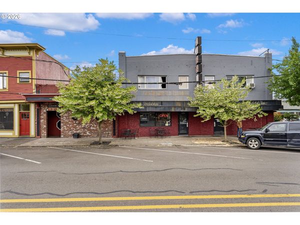 11056 SE MAIN ST, Milwaukie, OR 97222