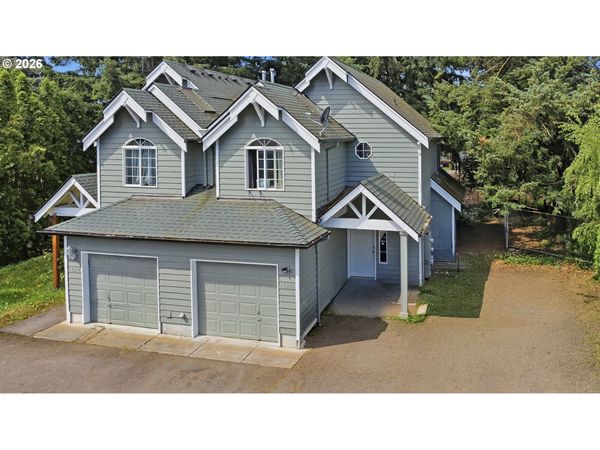 17312 17314 E Burnside ST, Portland, OR 97233