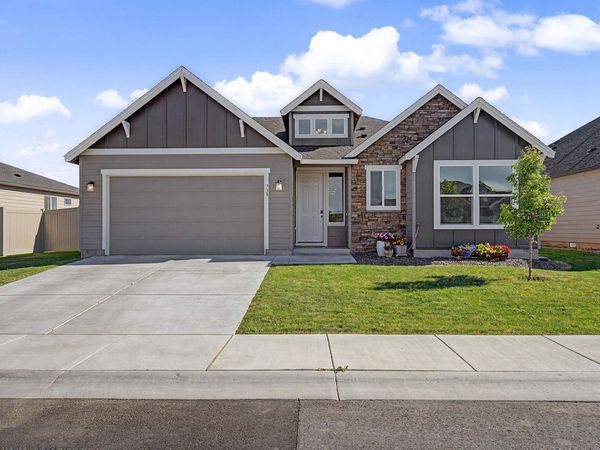 738 I St NE, Quincy, WA 98848