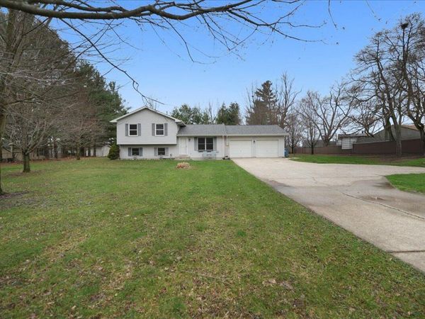 84 S 275 W , Valparaiso, IN 46385