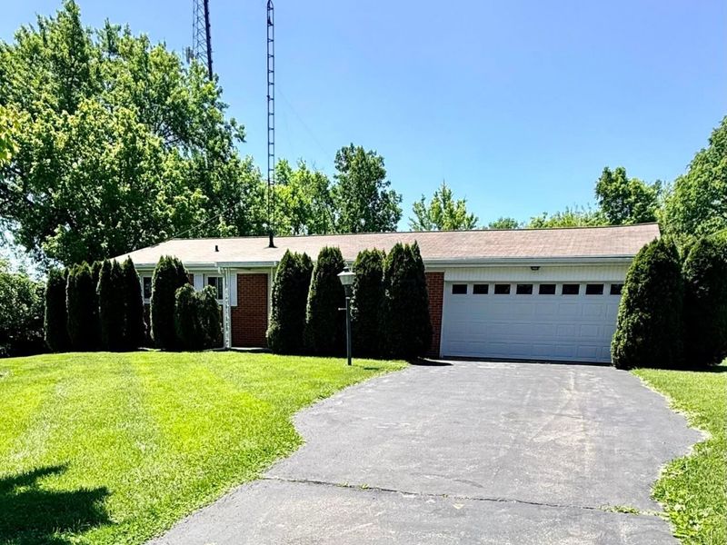 2705 Ash Drive , Springfield, OH 45504 Photo 2