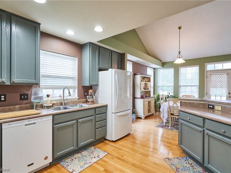 572 Colonial Drive, Painesville, OH 44077 Photo 29