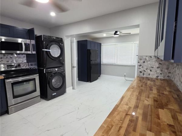 2281 N 56th Ter , Hollywood, FL 33021