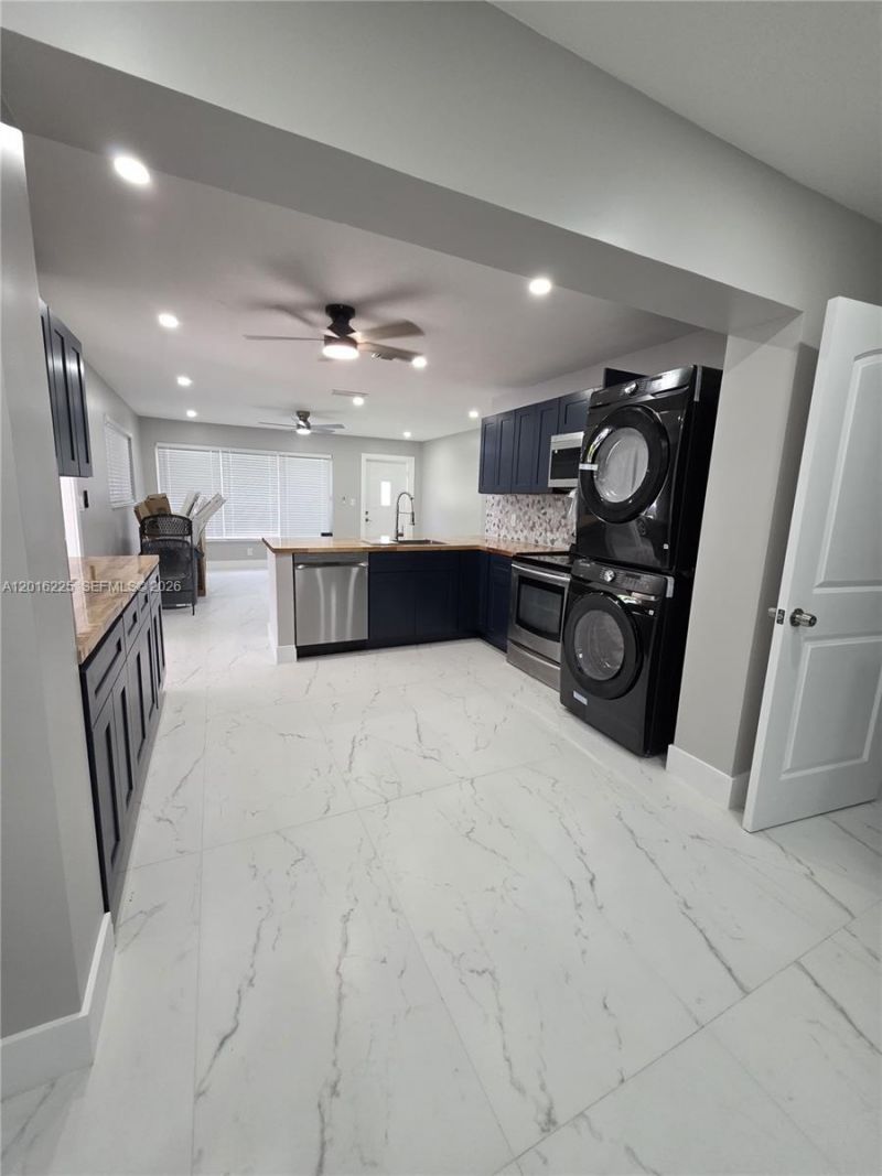 2281 N 56th Ter , Hollywood, FL 33021 Photo