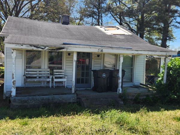 208 N Main Street, Stantonsburg, NC 27883