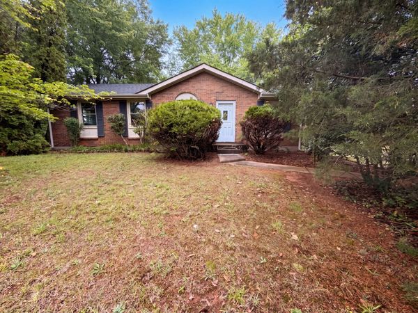 587 Lafayette Rd , Clarksville, TN 37042