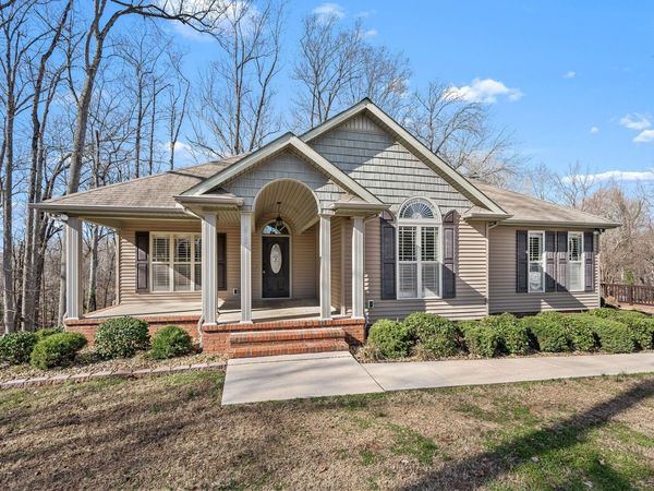 610 Westwood Dr , McMinnville, TN 37110