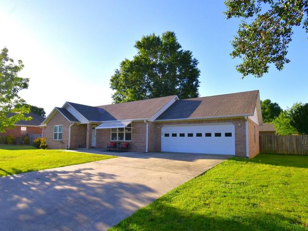 4003 Lori Spence , Paragould, AR 72450