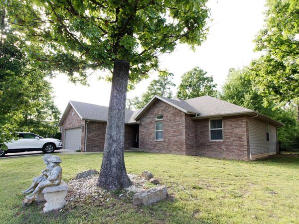 1027 Nickolas Street, Aurora, MO 65605