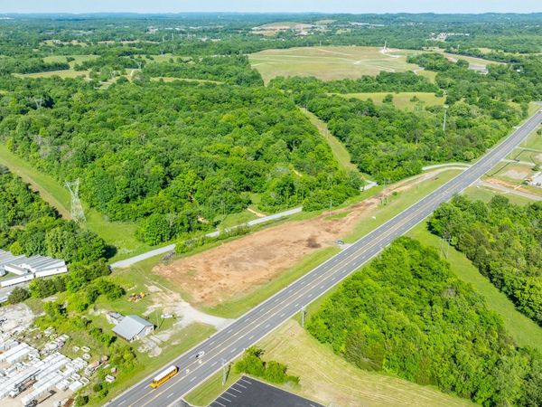 1094 New Highway 7 , Columbia, TN 38401
