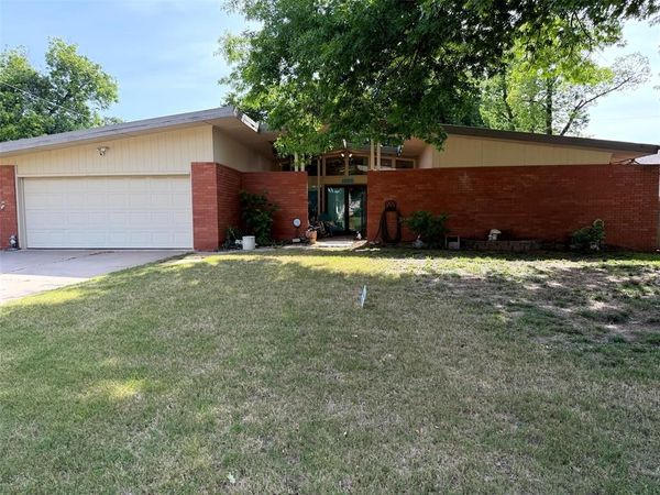 1800 N Alexander Lane, Bethany, OK 73008