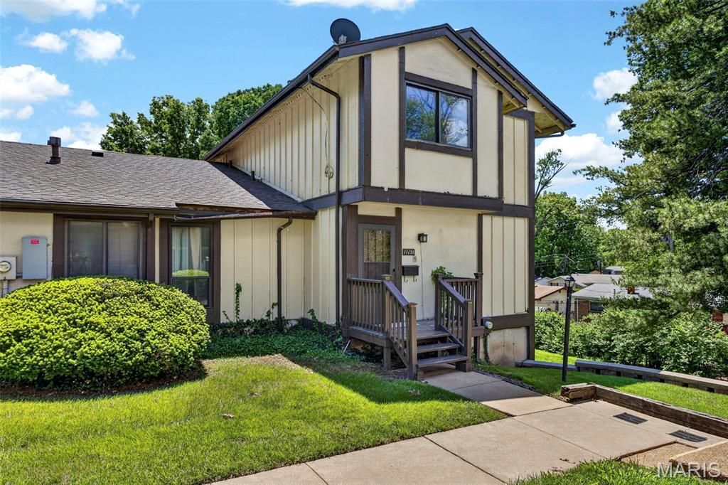 11135 Towering Pines Drive, Florissant, MO 63136 Main Photo