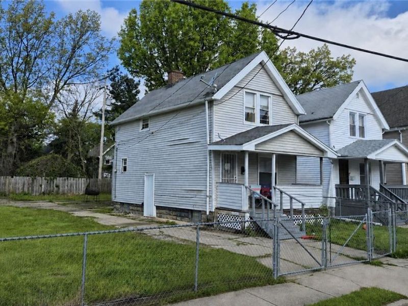 2048 W 105th Street, Cleveland, OH 44102 Photo 2