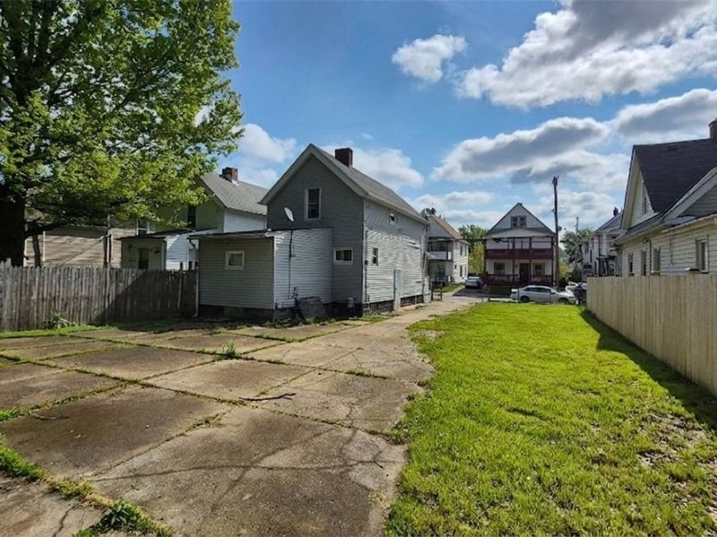 2048 W 105th Street, Cleveland, OH 44102 Photo 4