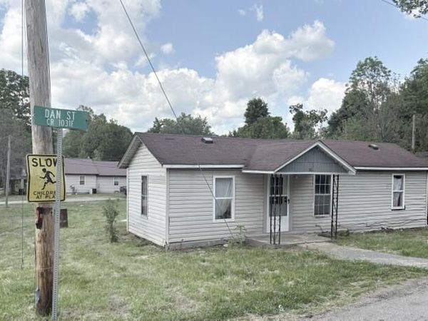 36 Dan Street, Garrison, KY 41141