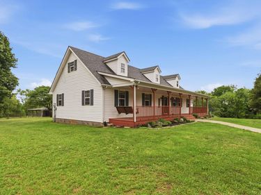 04330 Kentucky 906 , Hustonville, KY 40437
