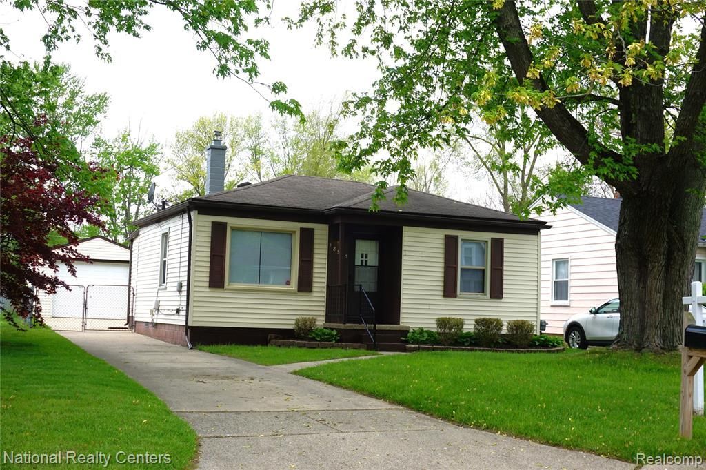18505 Deering, Livonia, MI 48169 Main Photo