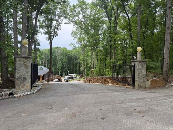 2426 E Maddox Road , Buford, GA 30519