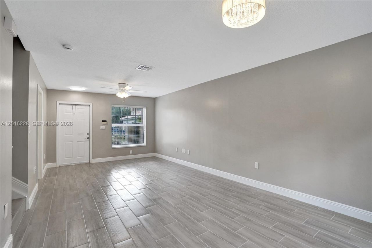 17043 NW 22nd St, Pembroke Pines, FL 33028 Photo