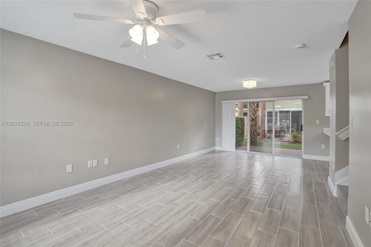 17043 NW 22nd St, Pembroke Pines, FL 33028 Photo