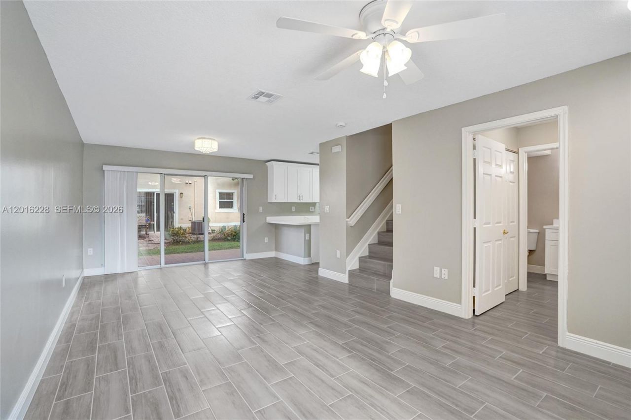 17043 NW 22nd St, Pembroke Pines, FL 33028 Photo