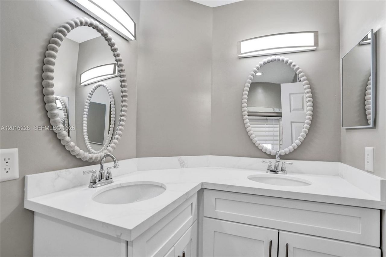 17043 NW 22nd St, Pembroke Pines, FL 33028 Photo