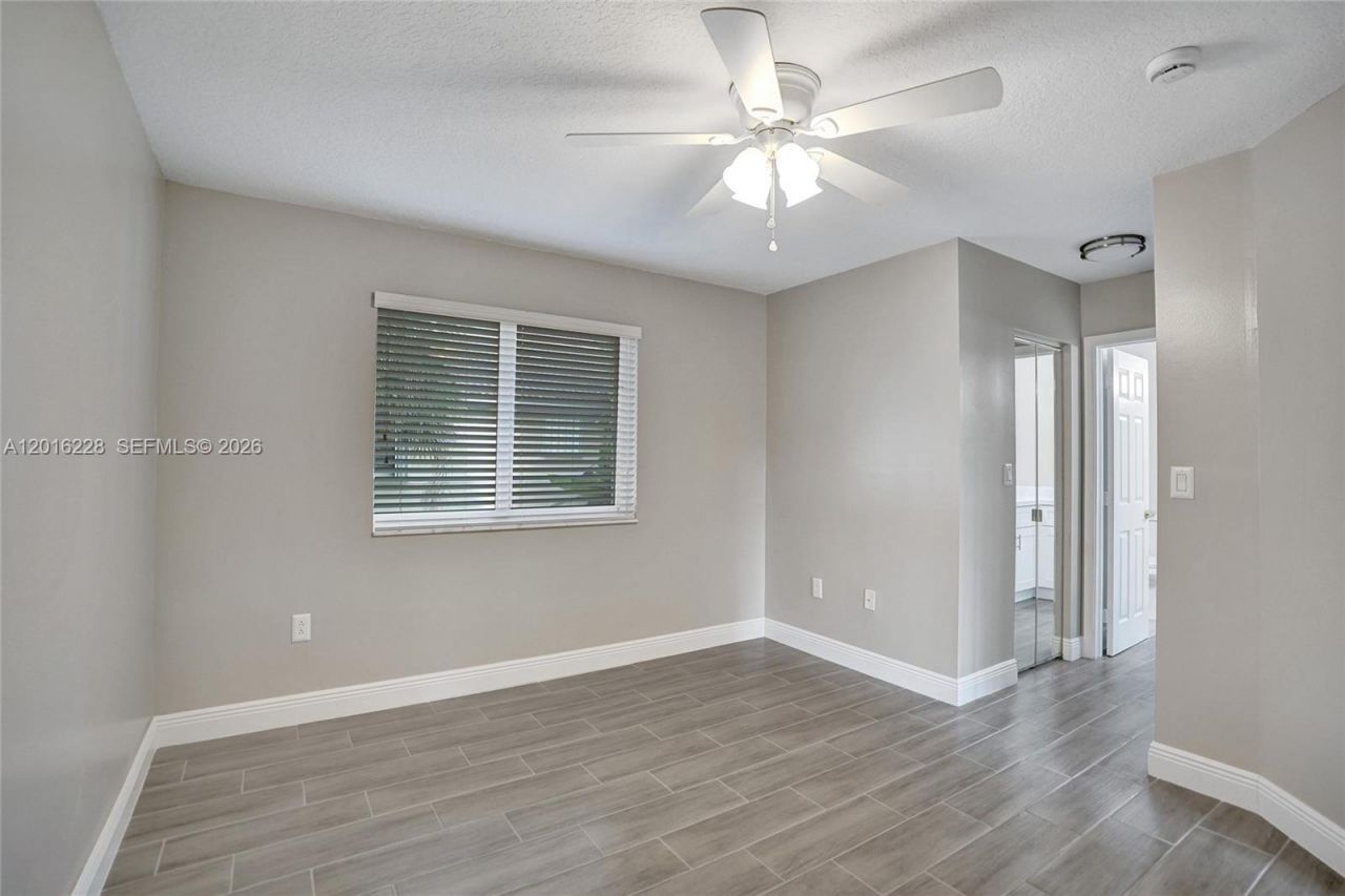 17043 NW 22nd St, Pembroke Pines, FL 33028 Photo