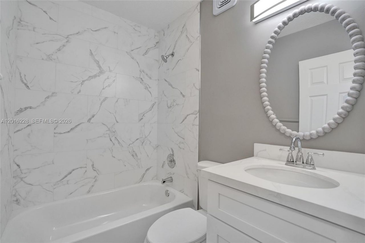 17043 NW 22nd St, Pembroke Pines, FL 33028 Photo